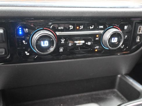 Used 2022 Chevrolet Silverado 1500 High Country w/ High Country Premium Package image 14