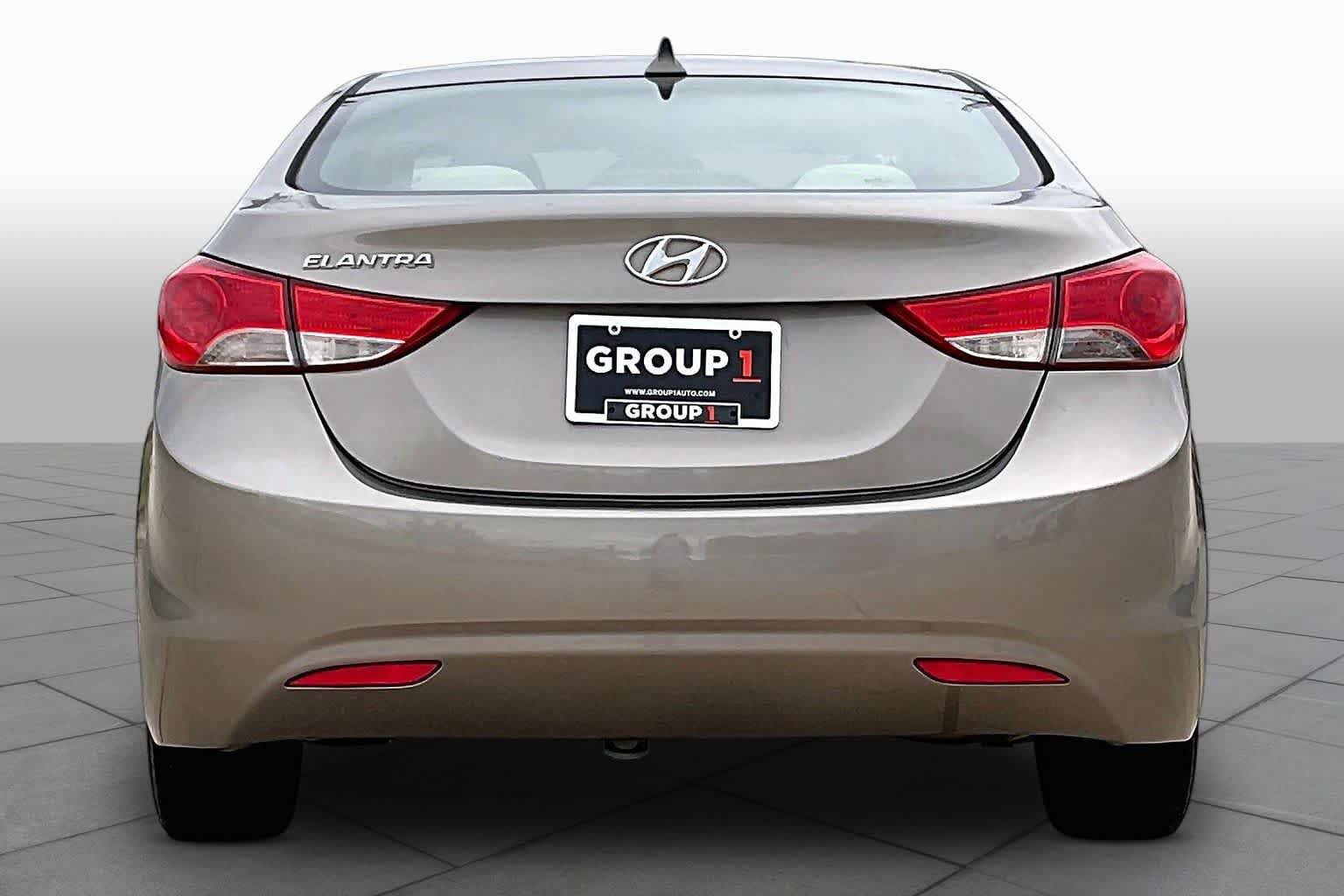 Used 2013 Hyundai Elantra GLS FWD image 4