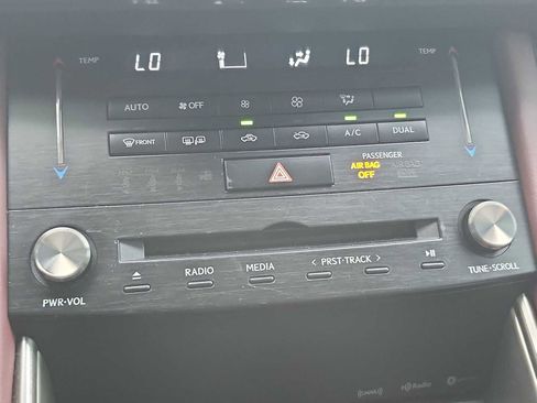 Used 2017 Lexus IS 200t image 19