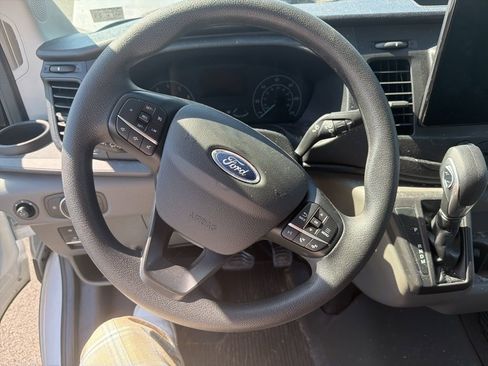 Used 2022 Ford Transit 250 Low Roof RWD image 6