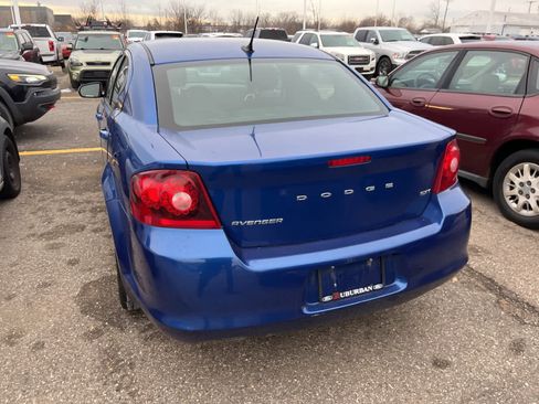 Used 2013 Dodge Avenger SXT image 11