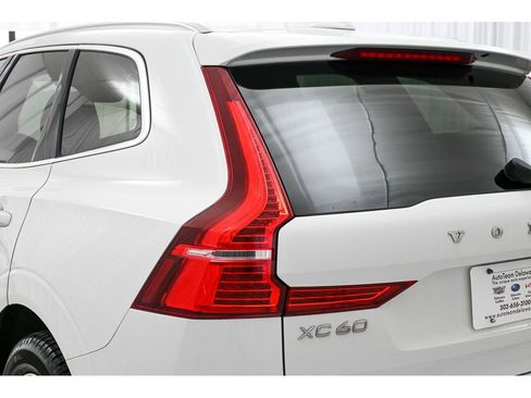 Used 2018 Volvo XC60 T6 Momentum w/ Vision Package image 24