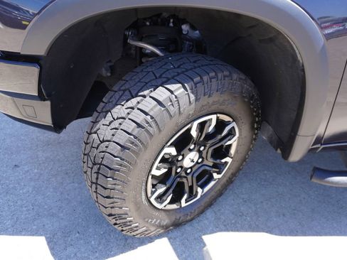 Used 2024 Chevrolet Silverado 1500 ZR2 image 27