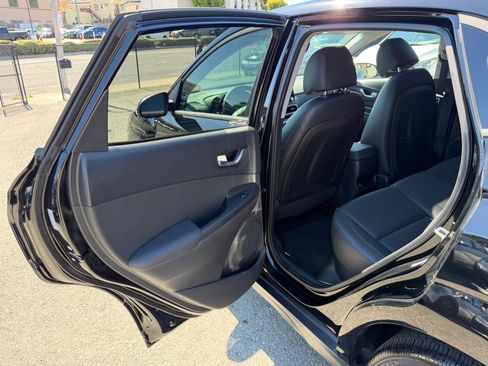 Used 2023 Hyundai Kona Limited FWD image 44