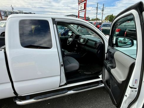 Used 2019 Toyota Tacoma SR RWD image 17