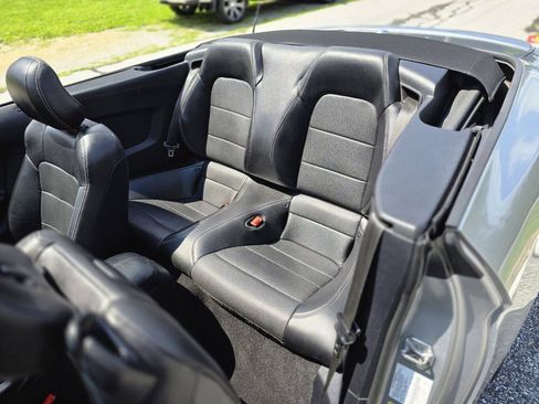 Used 2020 Ford Mustang Premium RWD image 17