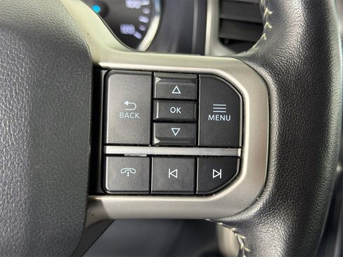 Used 2024 Ford Expedition XLT image 27