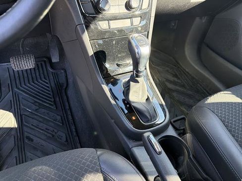 Used 2022 Buick Encore Preferred w/ Safety Package image 19