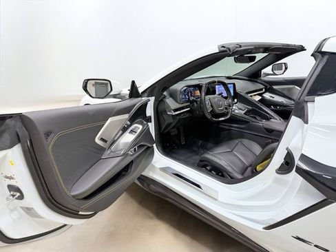 Used 2023 Chevrolet Corvette Z06 image 17