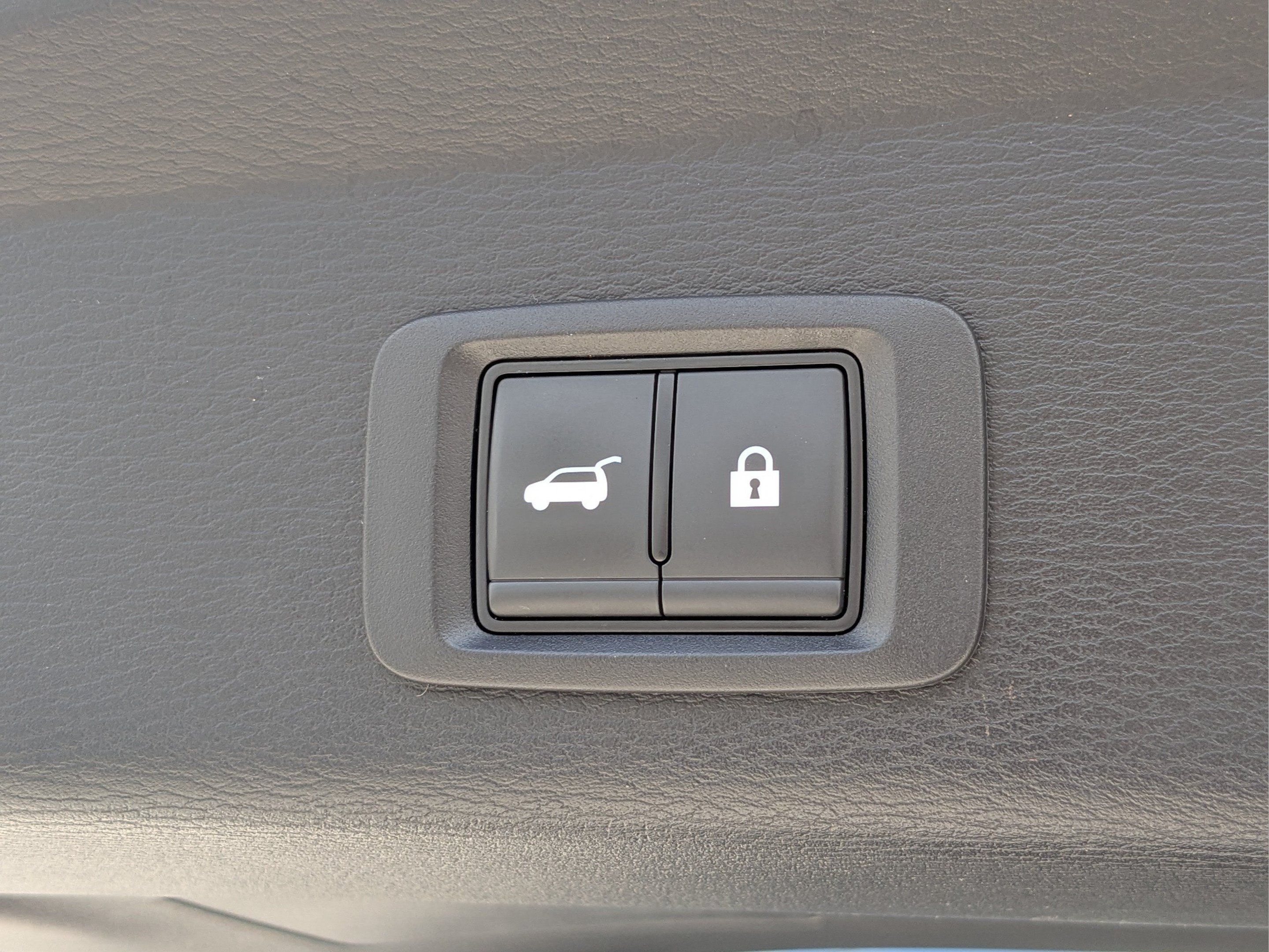 Used 2025 Mitsubishi Outlander SE FWD image 10