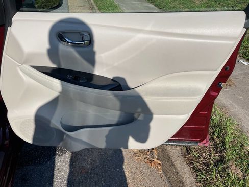 Used 2016 Nissan Leaf SV image 24