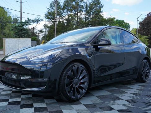 Used 2023 Tesla Model Y Performance AWD/4WD image 13