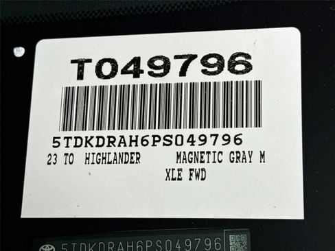 Certified 2023 Toyota Highlander XLE image 47