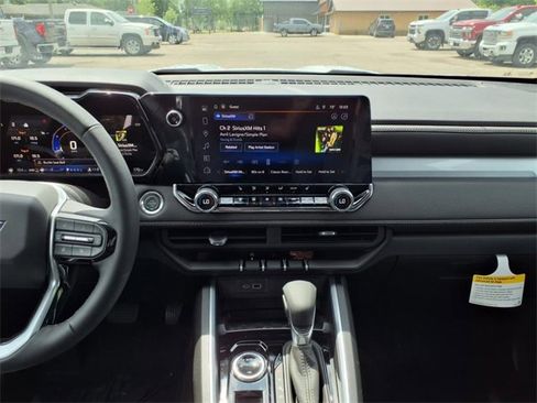 New 2025 Chevrolet Colorado LT w/ LT Convenience Package image 13