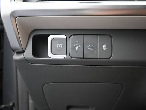 Used 2025 Hyundai Santa Fe SEL FWD image 35