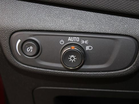 Used 2025 Chevrolet TrailBlazer LT w/ LT Cold Weather Package FWD image 38