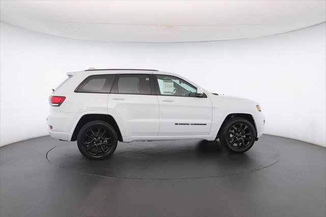 Certified 2022 Jeep Grand Cherokee Laredo X AWD/4WD image 33