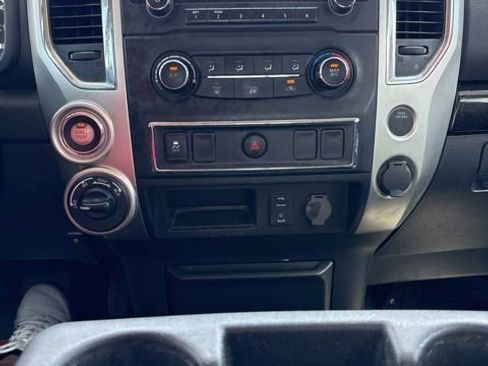 Certified 2018 Nissan Titan SV AWD/4WD image 9