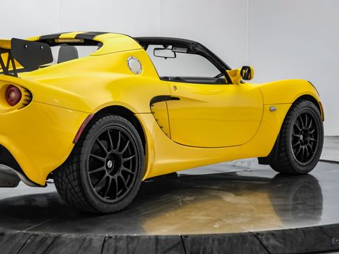 Used 2005 Lotus Elise RWD image 30