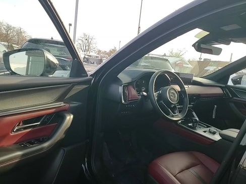 Certified 2025 MAZDA CX-70 Plug-In Hybrid w/ Premium Plus image 11