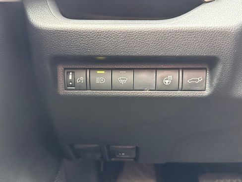 Used 2021 Toyota RAV4 XLE Premium AWD/4WD image 24