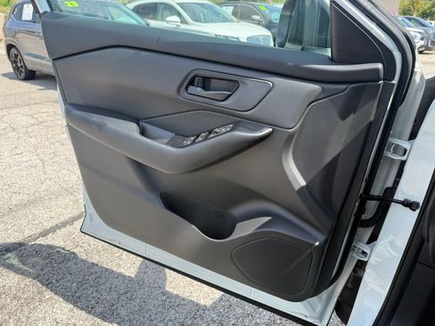 Used 2024 Nissan Rogue S AWD/4WD image 24