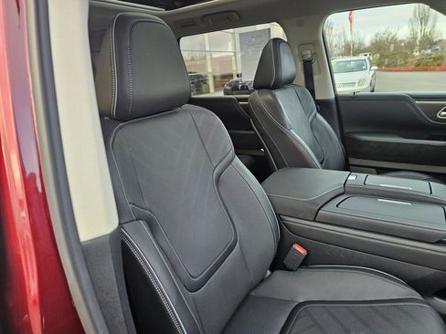 Used 2025 INFINITI QX80 Luxe image 13