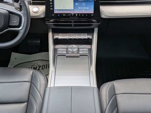 Used 2024 Lincoln Nautilus Premier w/ Equipment Group 102A AWD/4WD image 19