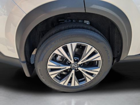 Used 2023 Nissan Rogue SV image 23