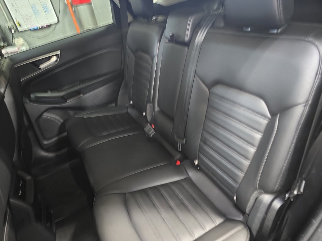 Used 2022 Ford Edge SEL w/ Convenience Package AWD/4WD image 16