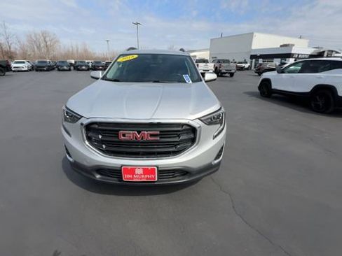 Used 2018 GMC Terrain SLE w/ Driver Convenience Package AWD/4WD image 3