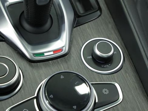 Used 2022 Alfa Romeo Giulia Ti image 24