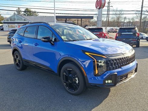 New 2026 Kia Sportage X-Line w/ X-Line Technology Package image 2
