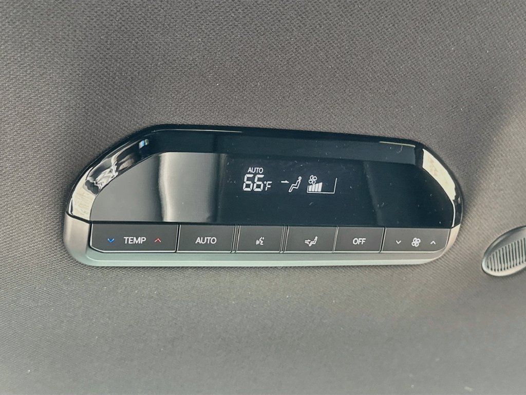 Used 2027 Kia Telluride LX FWD image 24
