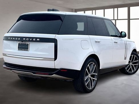 Used 2025 Land Rover Range Rover Autobiography image 2