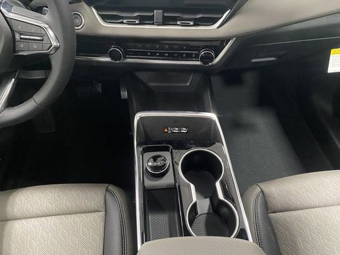 New 2026 Chevrolet Equinox LT w/ Convenience Package II image 12