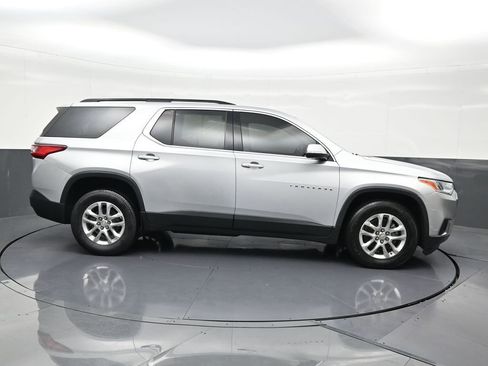 Used 2021 Chevrolet Traverse LT image 7