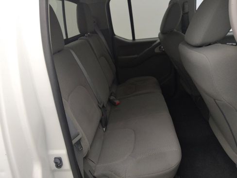Used 2019 Nissan Frontier SV image 19