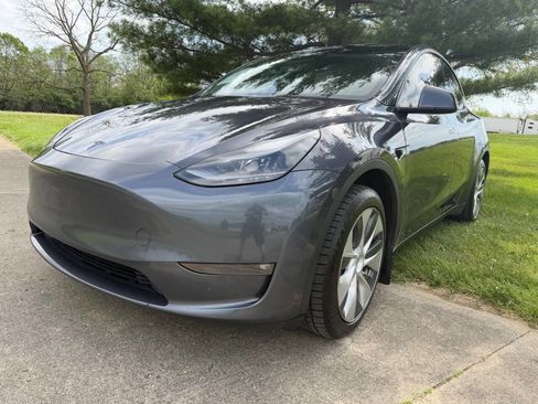 Used 2023 Tesla Model Y Long Range image 1