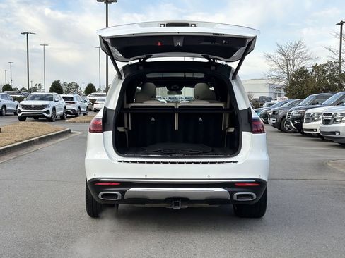 Used 2025 Mercedes-Benz GLS 450 4MATIC image 16