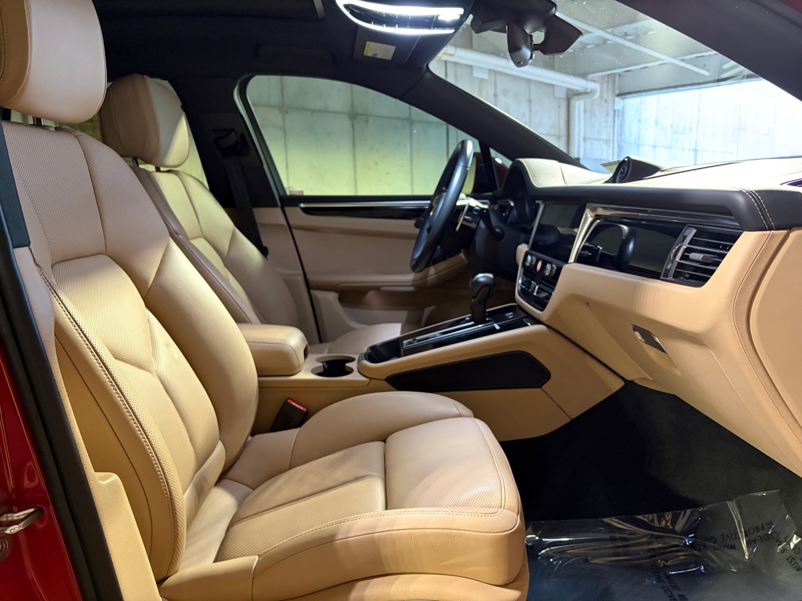 Certified 2023 Porsche Macan S AWD/4WD image 22
