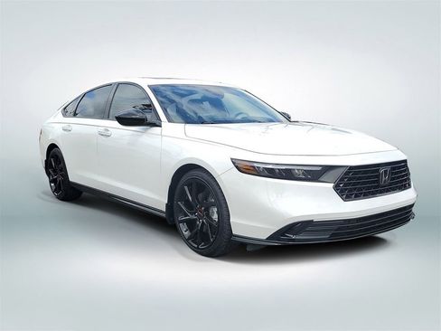 Used 2024 Honda Accord Sport image 2