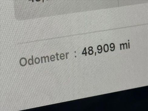 Used 2022 Tesla Model Y Long Range image 21