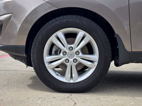 Used 2012 Hyundai Tucson GLS FWD image 11