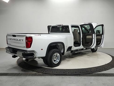Used 2023 Chevrolet Silverado 3500 LTZ w/ LTZ Convenience Package AWD/4WD image 15