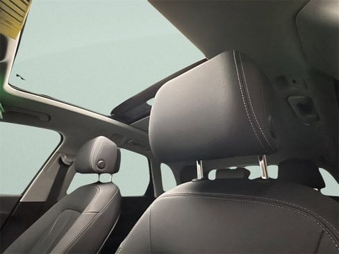 Used 2021 Audi Q5 2.0T Premium w/ Convenience Package image 12