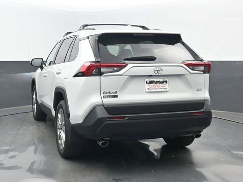 Used 2025 Toyota RAV4 XLE Premium image 4