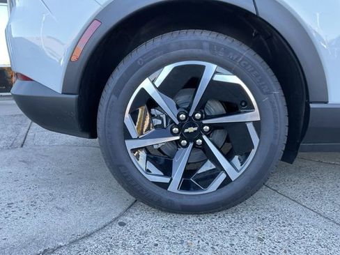 New 2026 Chevrolet Equinox EV LT image 24