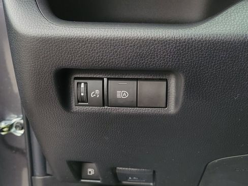 Used 2022 Toyota RAV4 XLE image 30