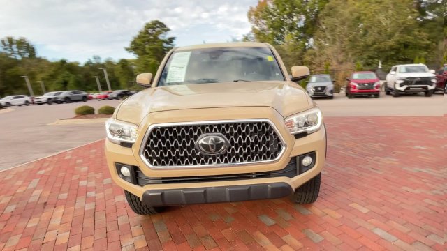 Used 2018 Toyota Tacoma TRD Off-Road AWD/4WD image 4